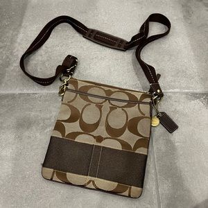 Used COACH Classic Signature Crossbody Swing Bag E0749-40758 Brown Tan Bag Purse